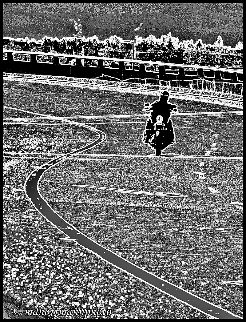 P1030226-BW-S-CurveGlow-web